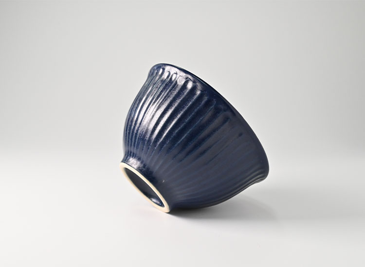 しのぎ_ブルーマット 飯碗のイメージ