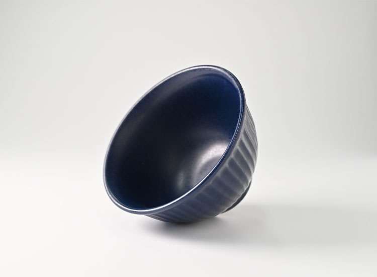 しのぎ_ブルーマット 飯碗のイメージ