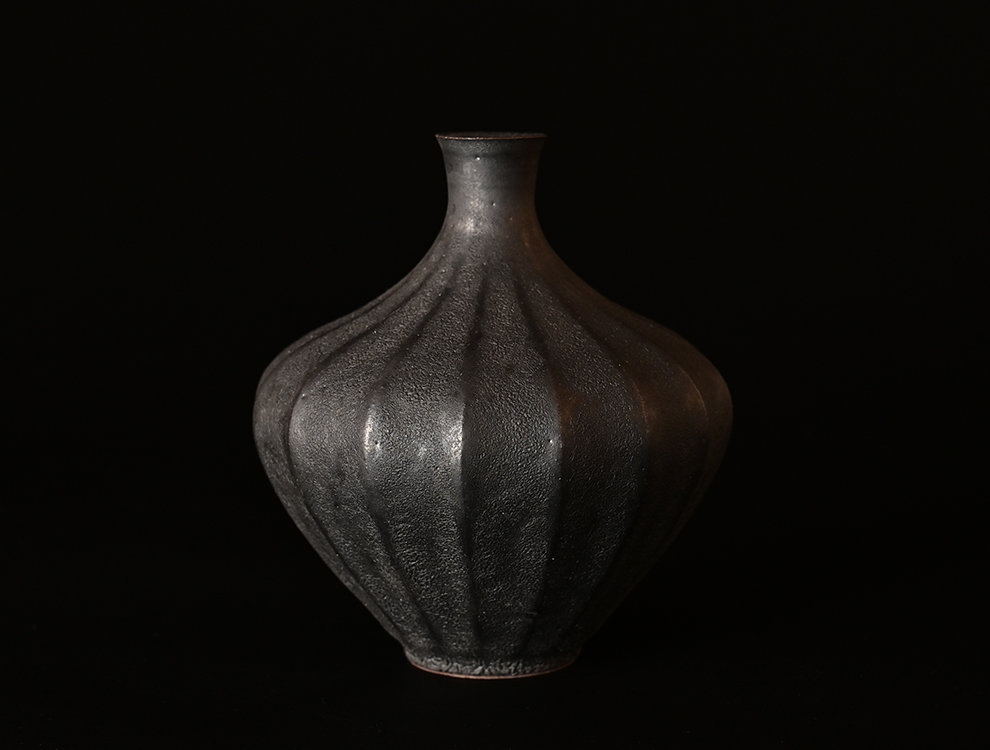 武田敏彦＿黒釉花瓶のイメージ