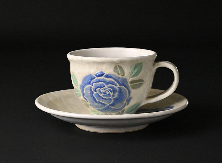 島田琴絵_薔薇文コーヒー碗皿 イメージ