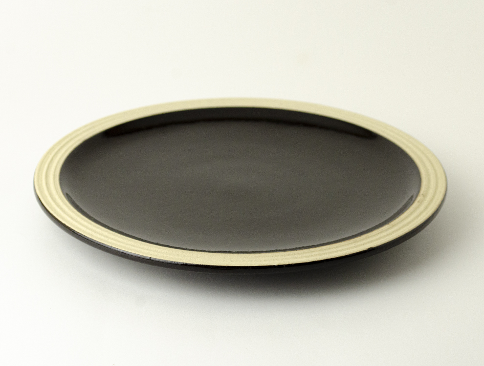 益子伝統釉_黒釉 パン皿のイメージ
