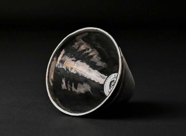 西村俊彦_黒プラチナ彩ぐい吞のイメージ